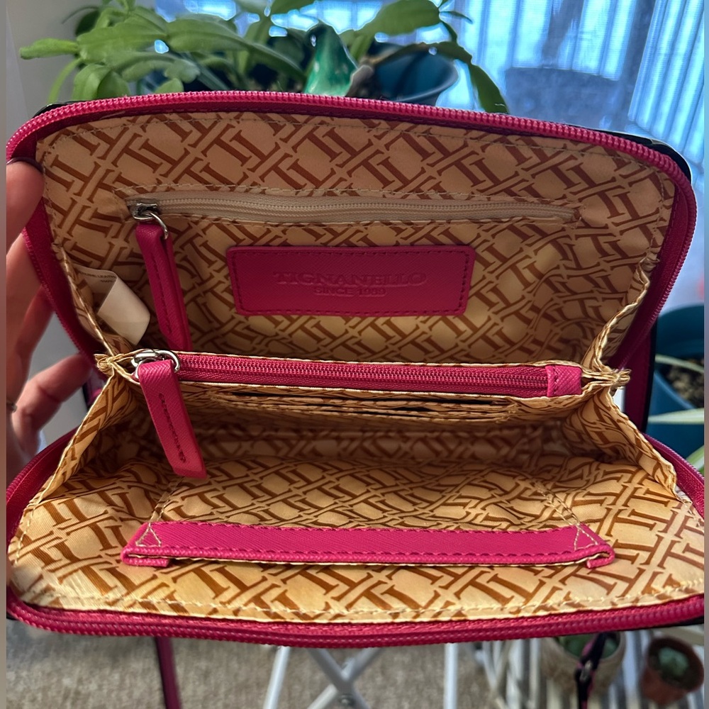 Tignanello vibrant pink crossbody bag - Picture 3 of 11